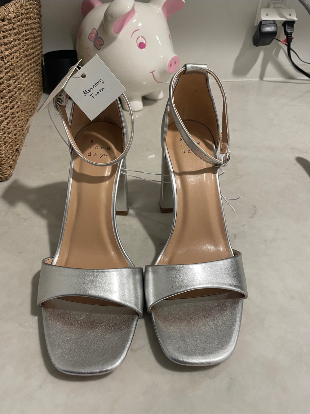 A new day silver strap sandal heels comfy sz8 nwt summer